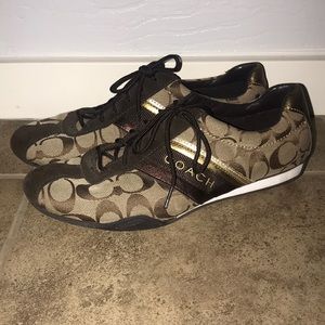 Coach tennis shoe